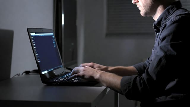 Creating AI prompts to sell online digital product seller